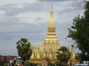 Wat That Luang (2)