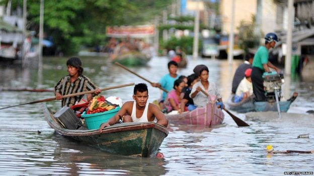 Burmese people affected by flooding (photo: BBC News)