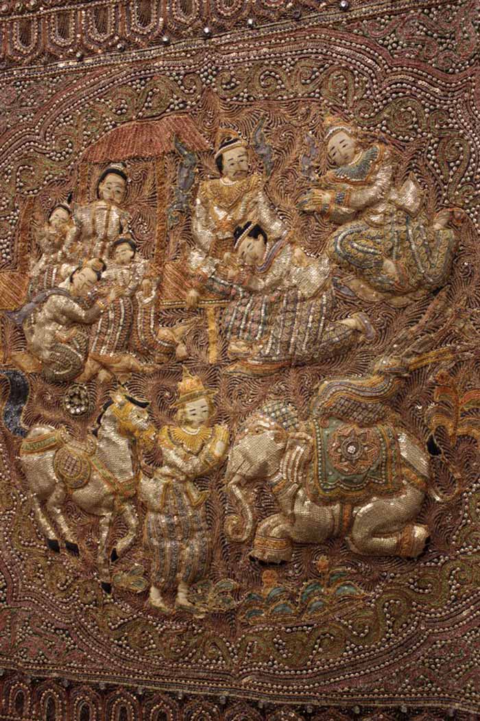 Intricate kalaga tapestry (Photo: www.liveauctioneers.com)