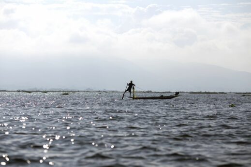 Man rowing in Inle Lake - Photos of Burma